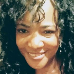 Meet your Posher, Evelyn